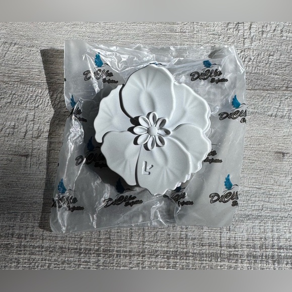 EUC Women’s Size 5.5 Larroudé Flora Mules - Picture 15 of 16